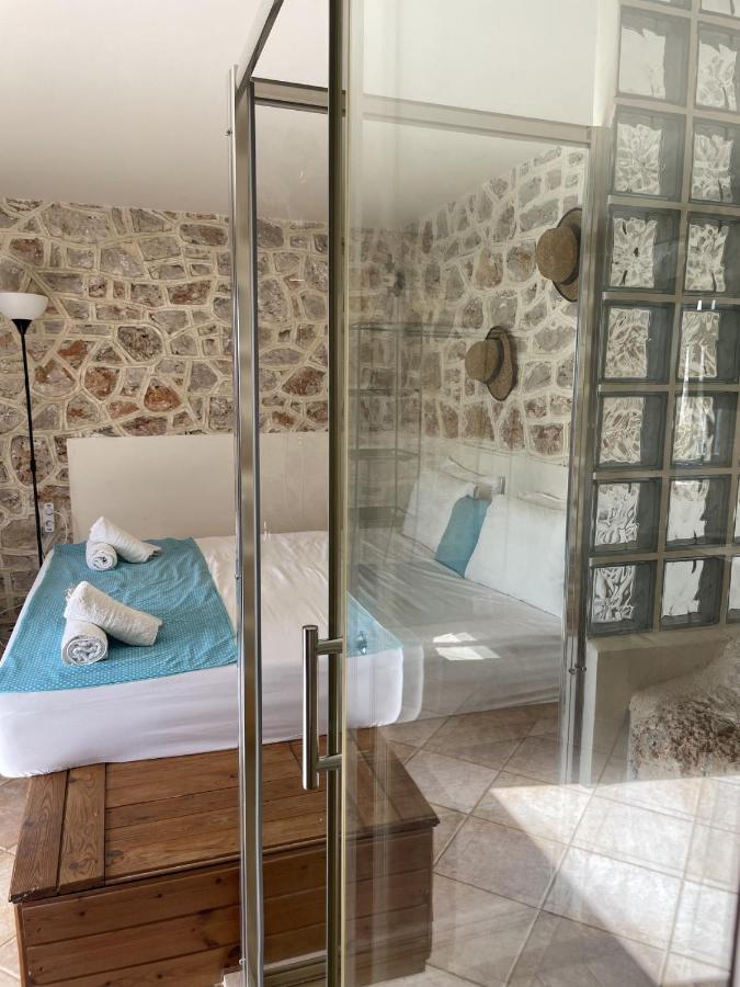 Marina Castellana Studios II Chalki Town Exterior foto
